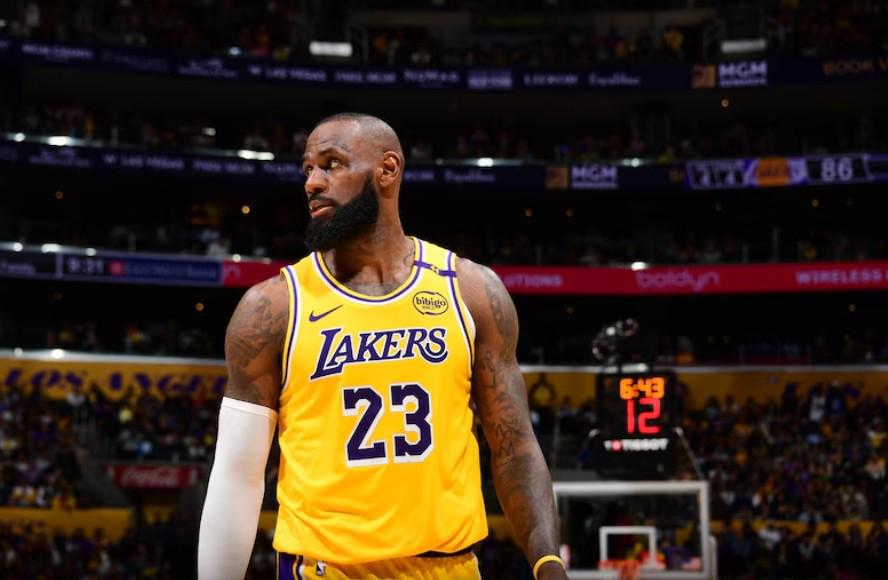 詹姆斯：不理解为何“唯冠军论”在NBA如此流行，总冠军是团队荣誉