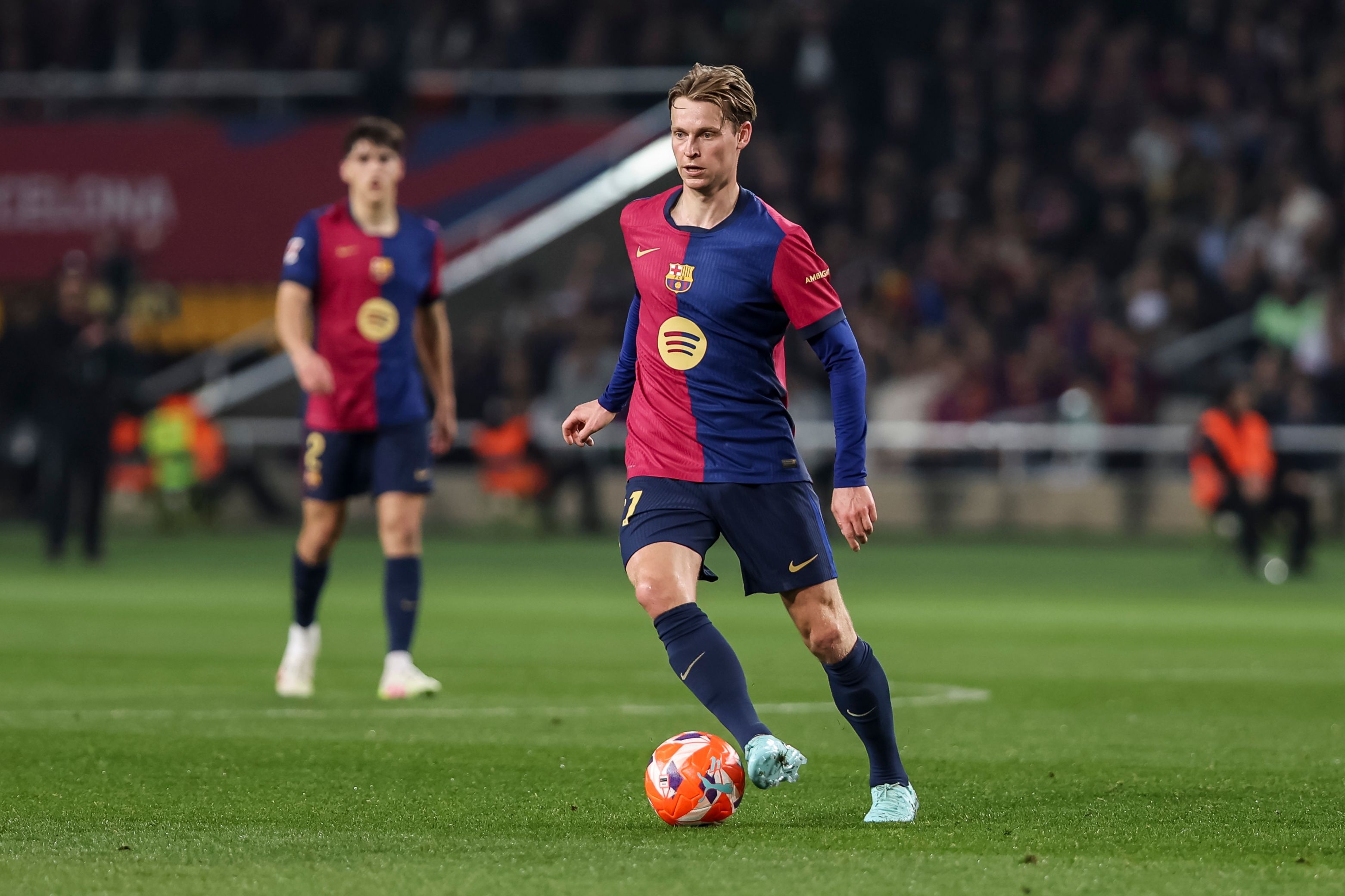 开云体育app-每体：德容与巴萨续约谈判进展顺利