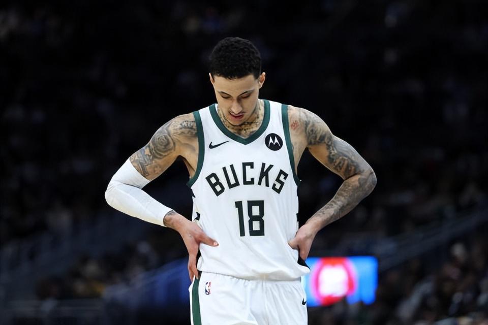 雄鹿跟队记者：库兹马已经开始在洛杉矶训练了，这是个很好的信号