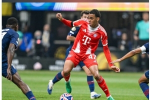 卡恩社媒鼓励穆西亚拉：挑战会孕育最强大的力量，祝你早日康复