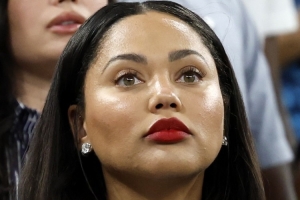 开云体育下载-库嫂：我先表白的库里结果他却说自己曾表白过别人 我骂他竟瞎扯