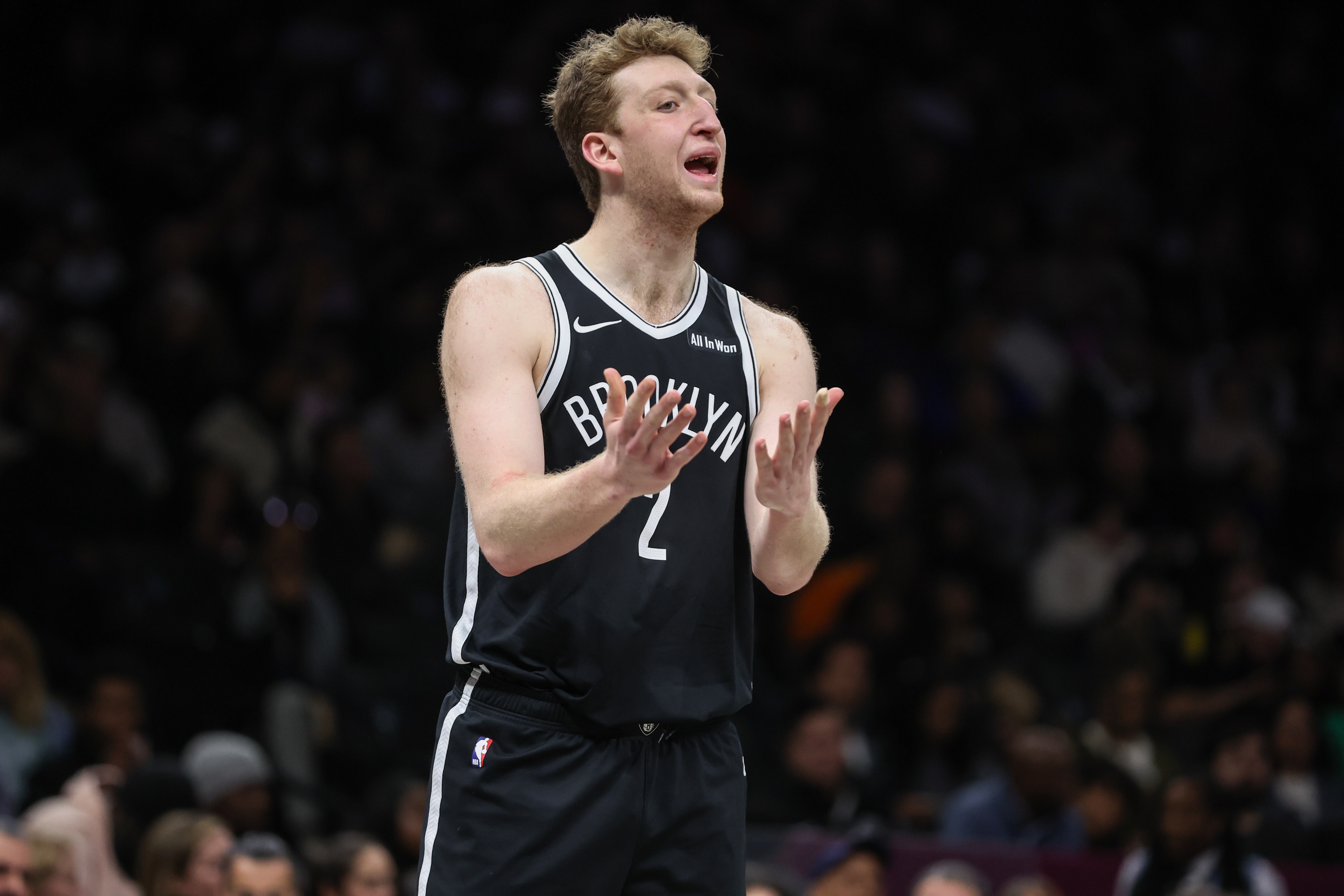 开云体育下载-一通乱战！曼恩反击被追身大帽 沃尔夫补篮还被帽&amp;再次放篮才进