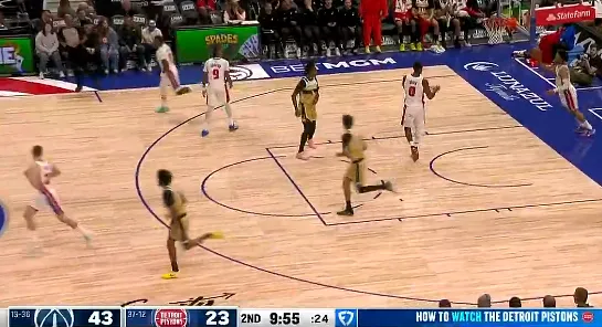 开云体育app-莱利低手上篮打进，奇才领先活塞到20分分差